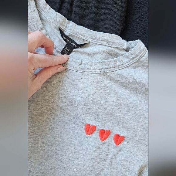 🎁3 Peice Bundle Black /Gray Tops with Heart Detail - Picture 7 of 7